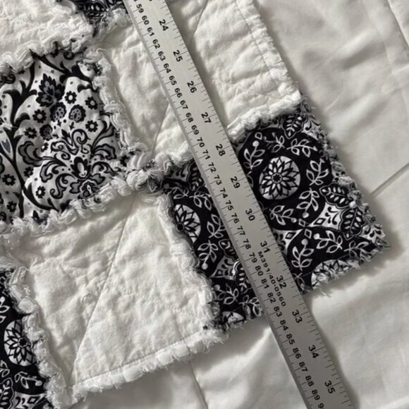 NWOT Handmade, black and white baby rag quilt - Picture 4 of 8